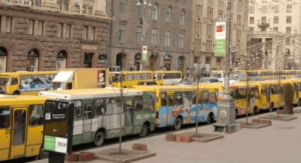 "Дикая" забастовка водителей маршруток в Петразаводске!